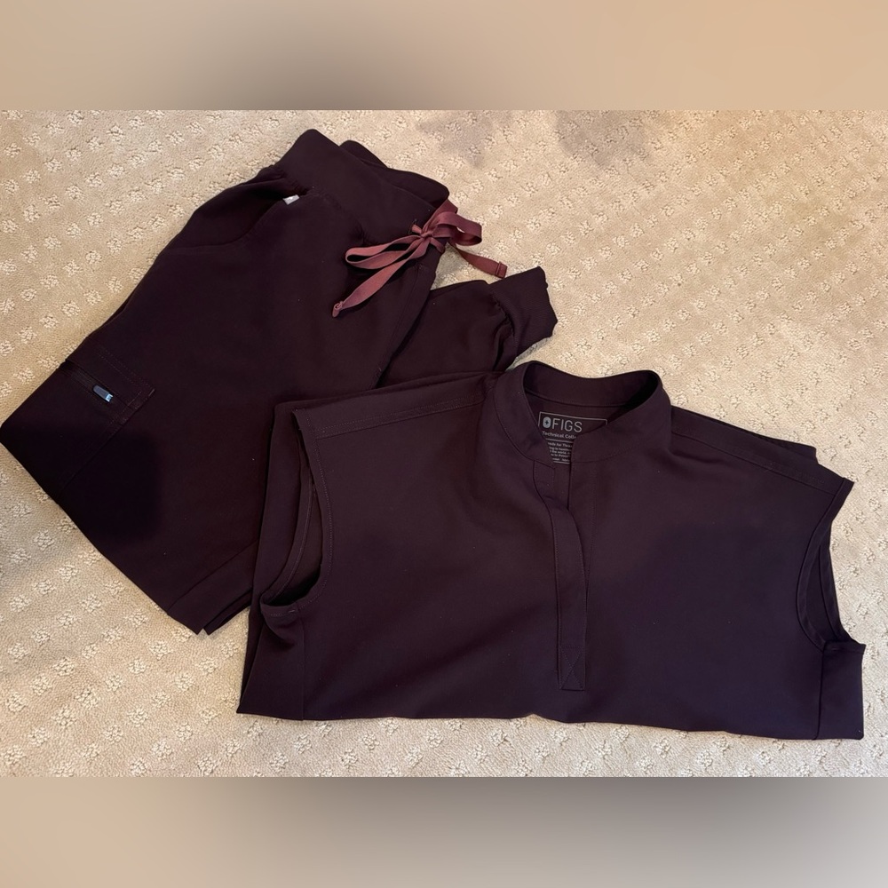 FIGS Espresso - Zamora joggers XS/P  and Rafaela XXS set